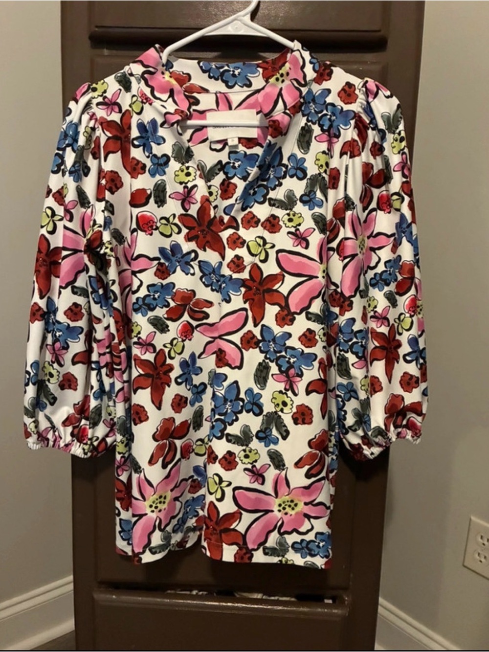 Women's Floral V-Neck Puff Sleeve Blouse in White Multi